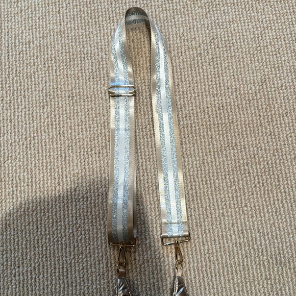 Crossbody hydro bag, quilted water bottle carrier and strap, - Picture 5 of 9